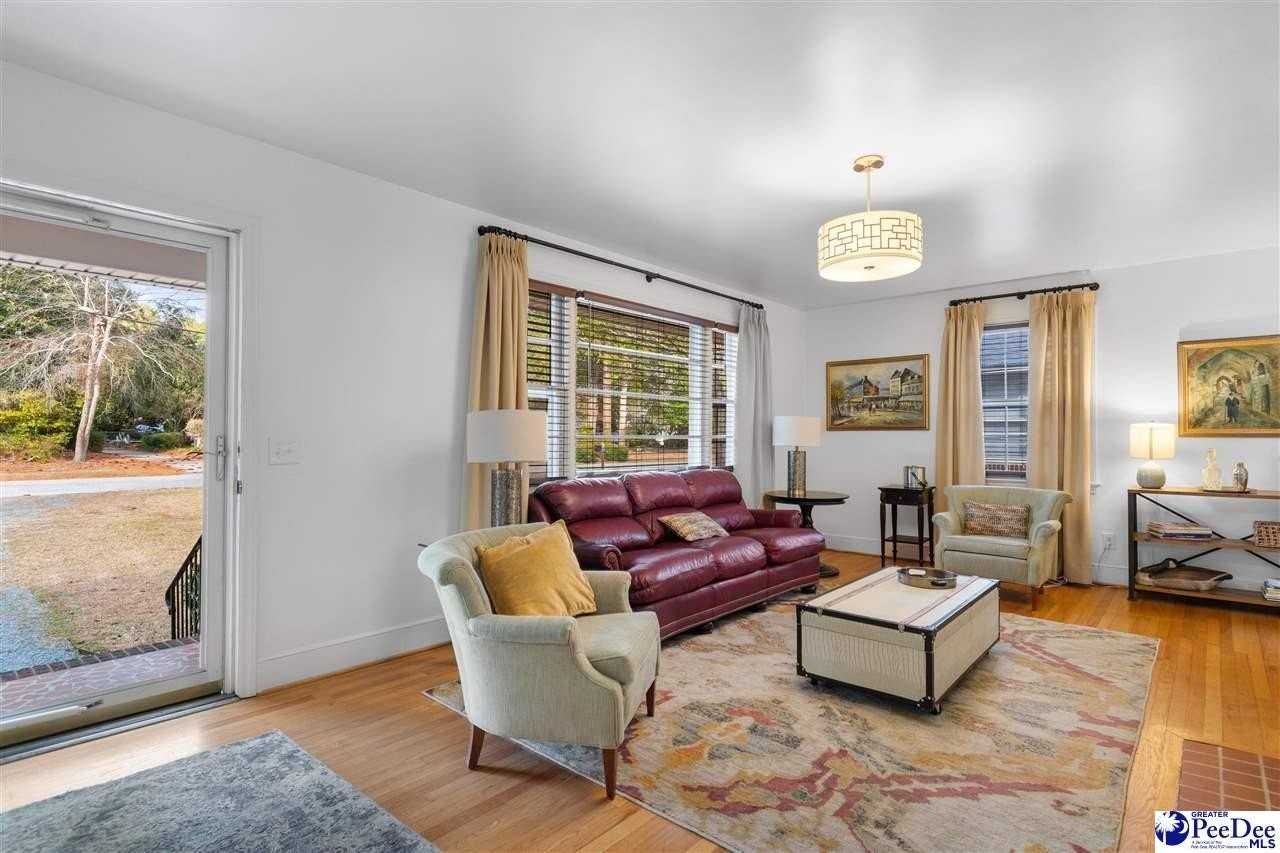 612 Spruce St - Photo 5 of 31