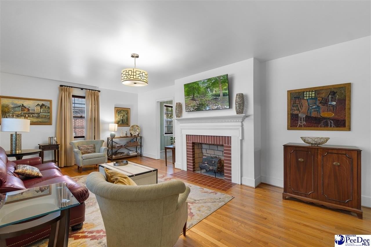 612 Spruce St - Photo 6 of 31