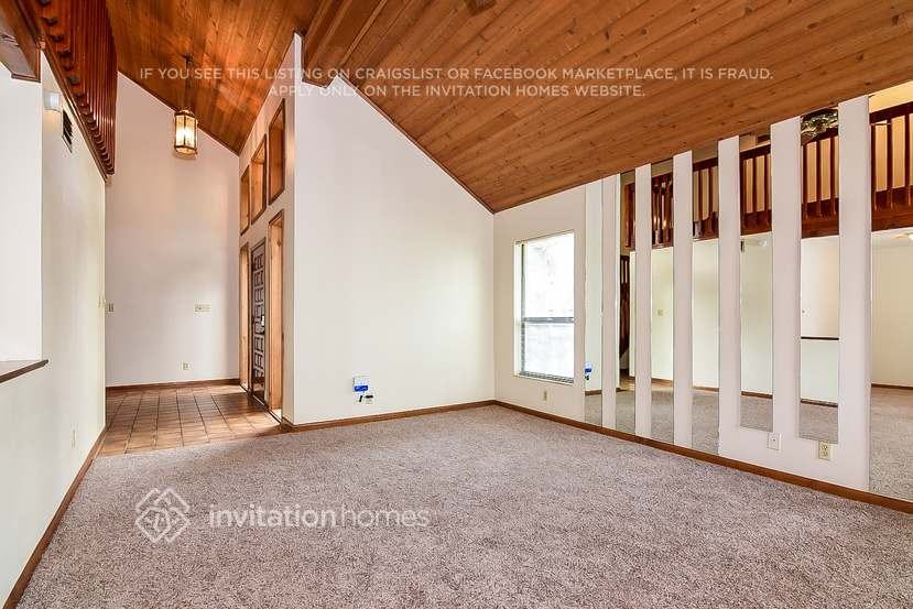 10207 N Hyaleah Rd - Photo 3 of 20