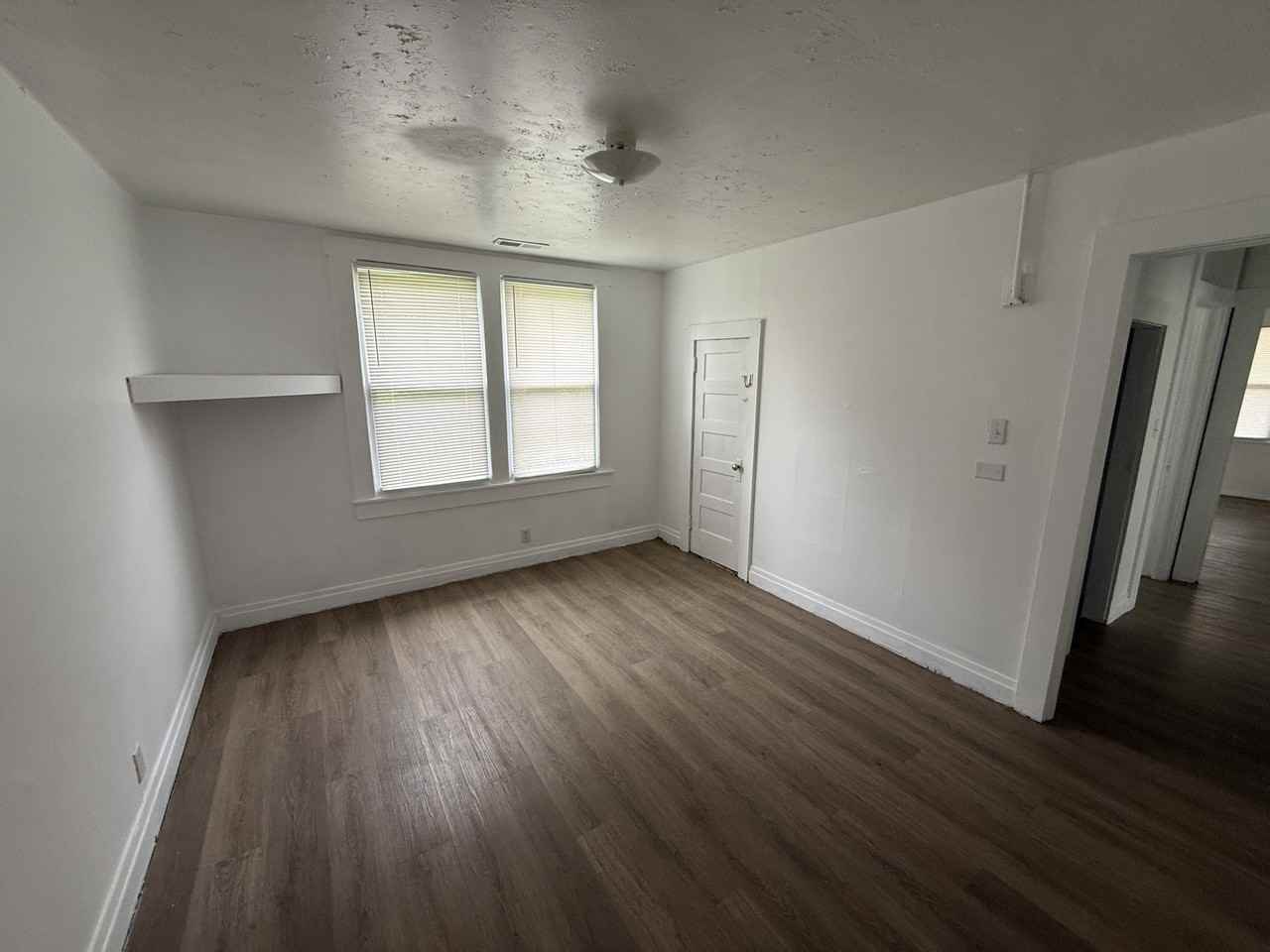 125 Clyde St #1 - Photo 6 of 20