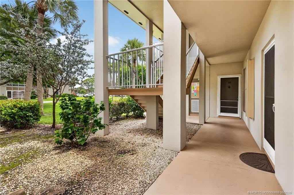 2 Lake Vista Trl #107 - Photo 3 of 33