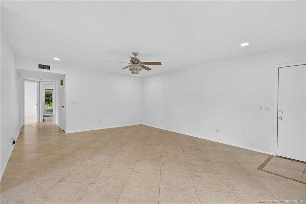 2 Lake Vista Trl #107 - Photo 6 of 33