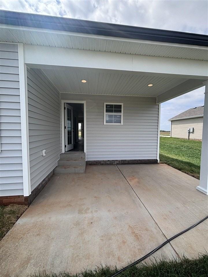 716 Calumet Cir - Photo 2 of 6