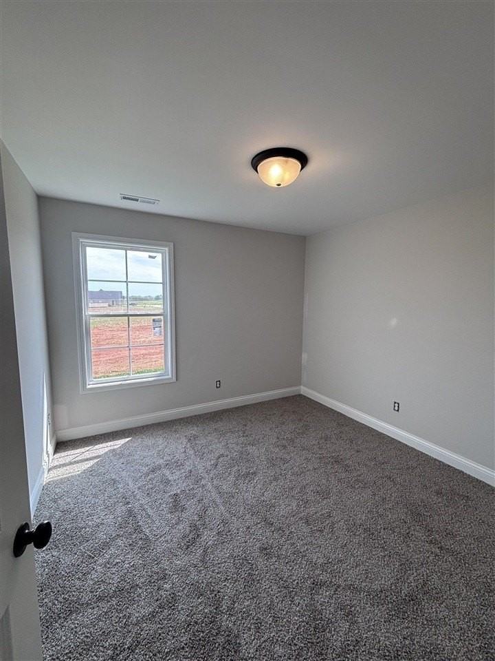 716 Calumet Cir - Photo 4 of 6