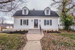 featured image of 509 University Dr