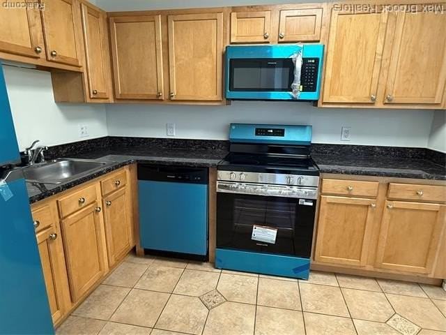 6560 Ridgefield Cir #104 - Photo 5 of 18