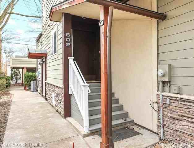 602 E Lincoln St - Photo 2 of 19
