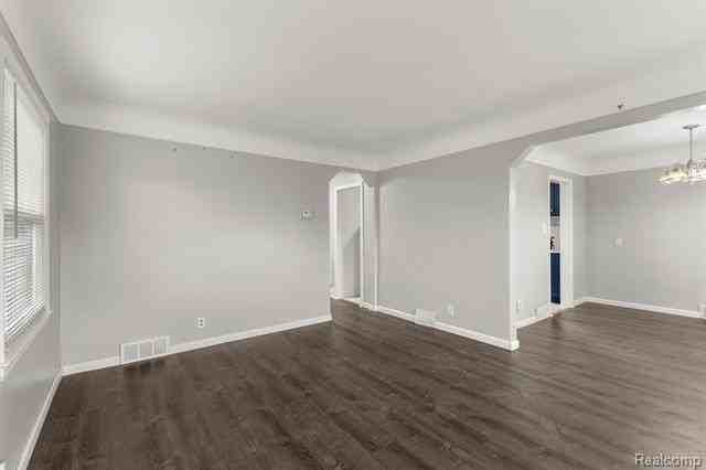 14592 Oconnor Ave - Photo 7 of 35