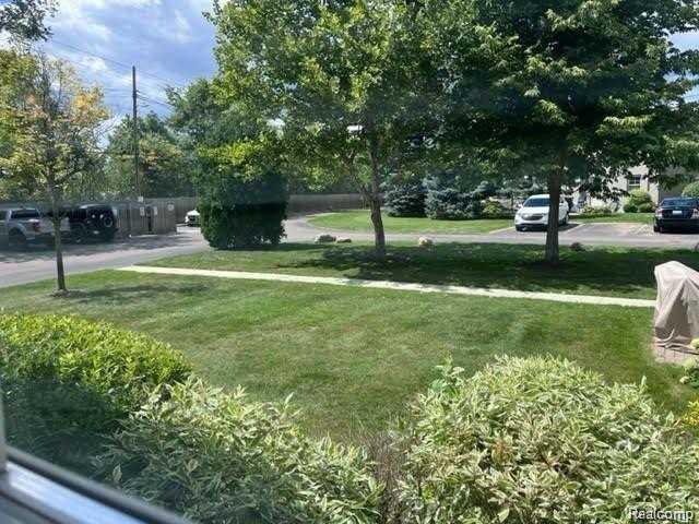1722 Graefield Rd #46 - Photo 3 of 34