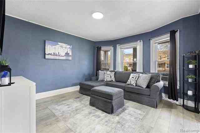 512 Westminster St - Photo 3 of 31
