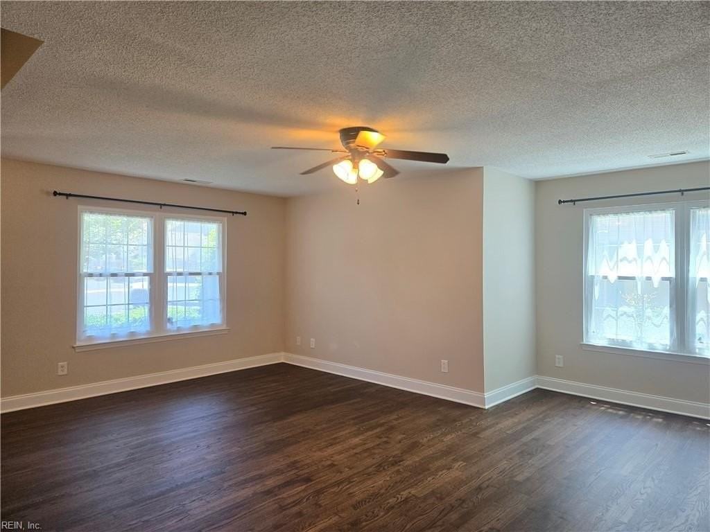 209 N Hill Ln - Photo 6 of 30