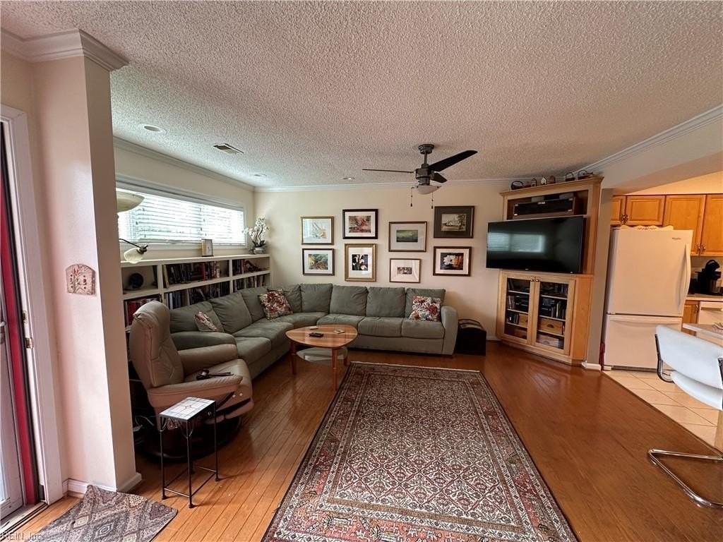 2405 Ketch Ct - Photo 2 of 22