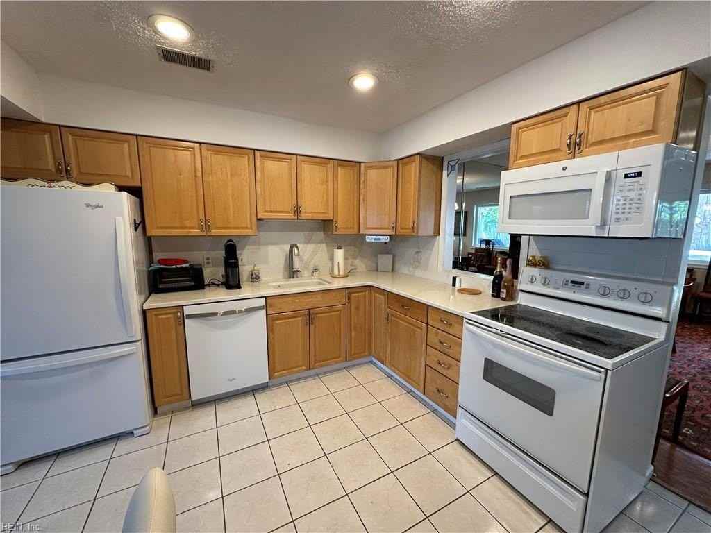 2405 Ketch Ct - Photo 5 of 22