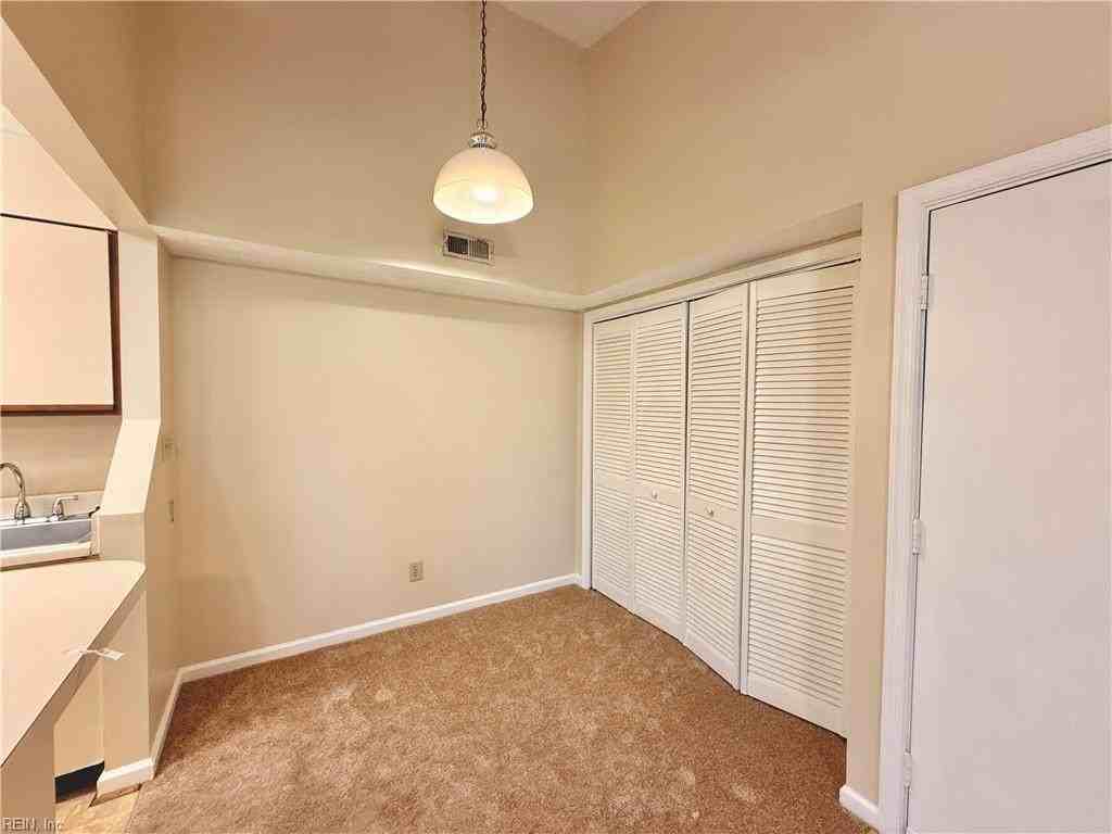 140 Wells Ct - Photo 6 of 12