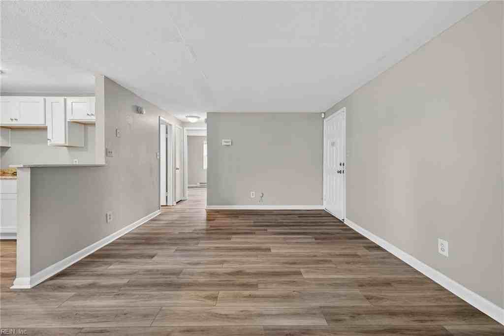 6249 Alexander St #C - Photo 4 of 15