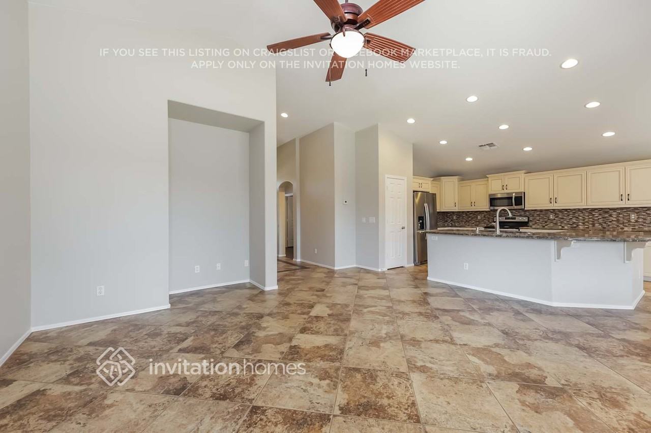 13345 W Acapulco Ln - Photo 3 of 15