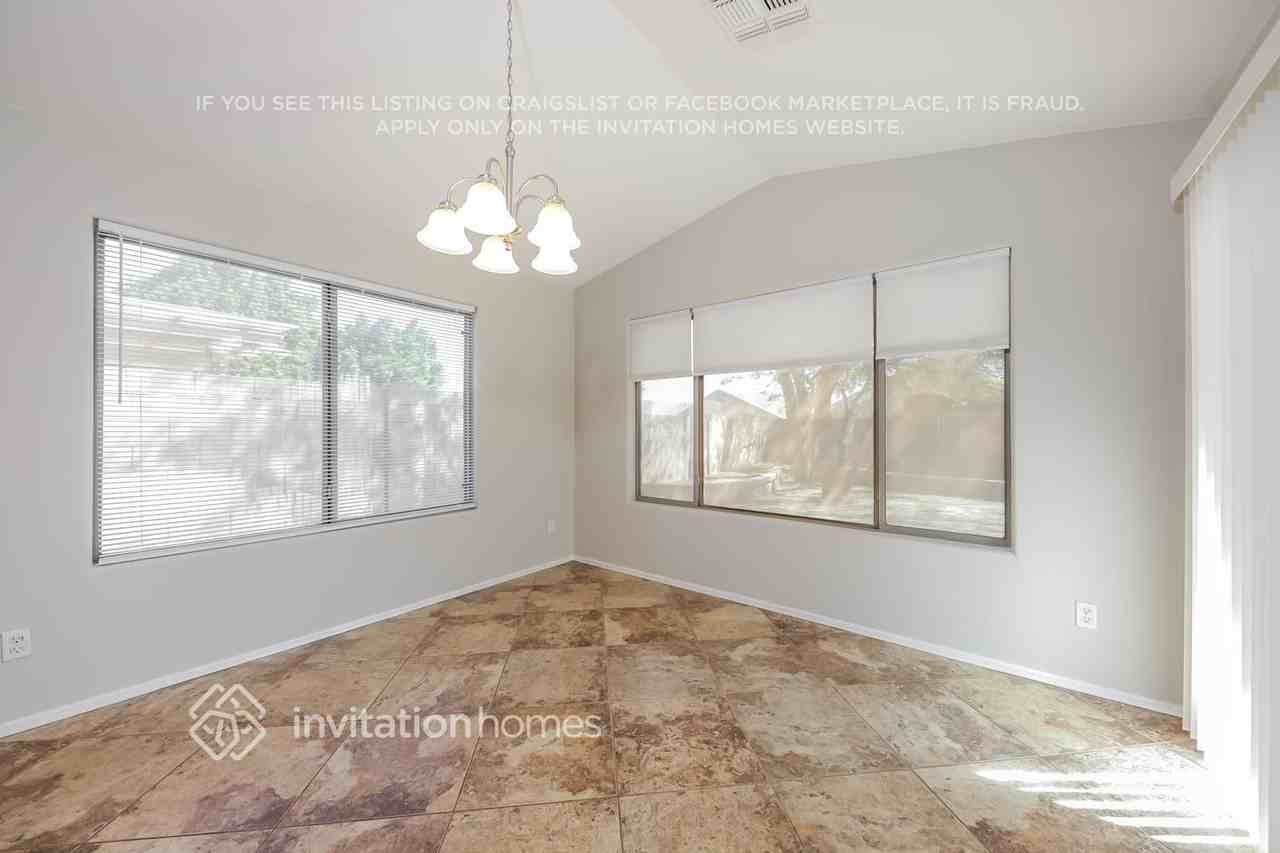 13345 W Acapulco Ln - Photo 4 of 15