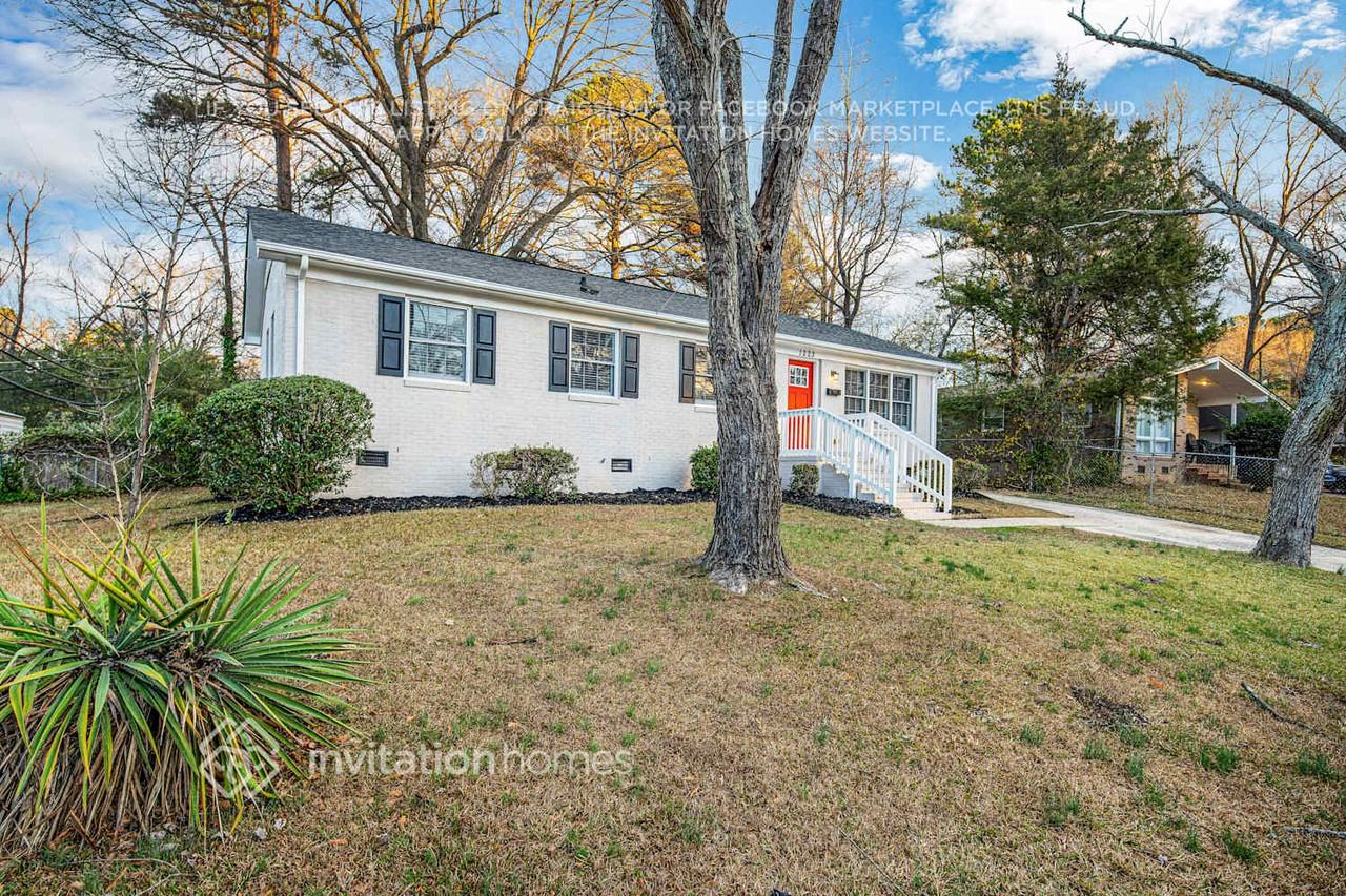 1223 Yuma St - Photo 2 of 28