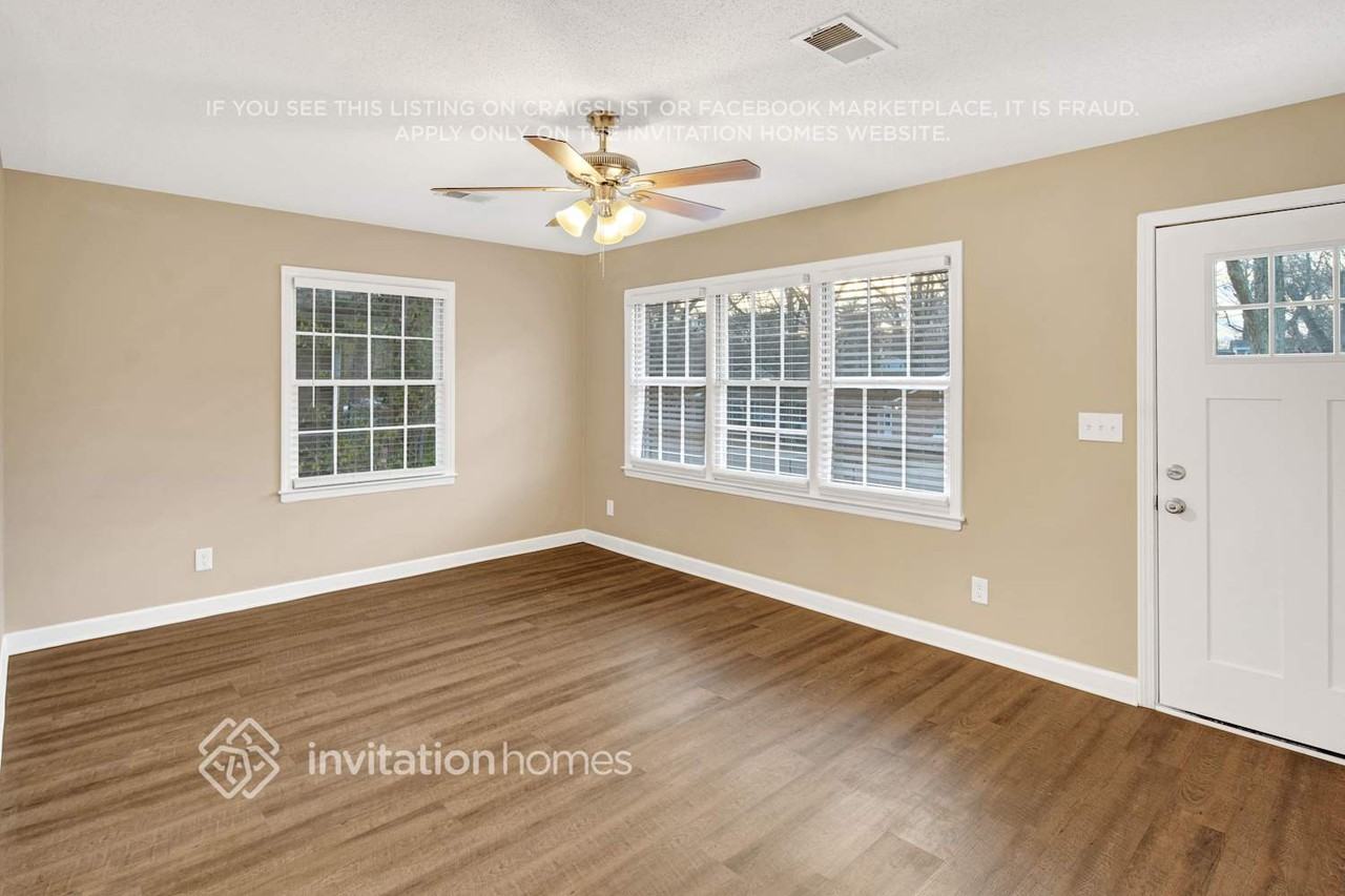 1223 Yuma St - Photo 5 of 28