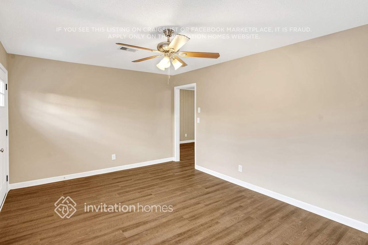 1223 Yuma St - Photo 6 of 28