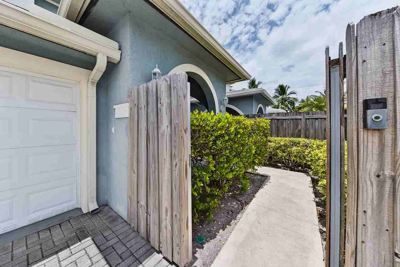 1135 Ne 3rd Ave - Photo 2 of 46