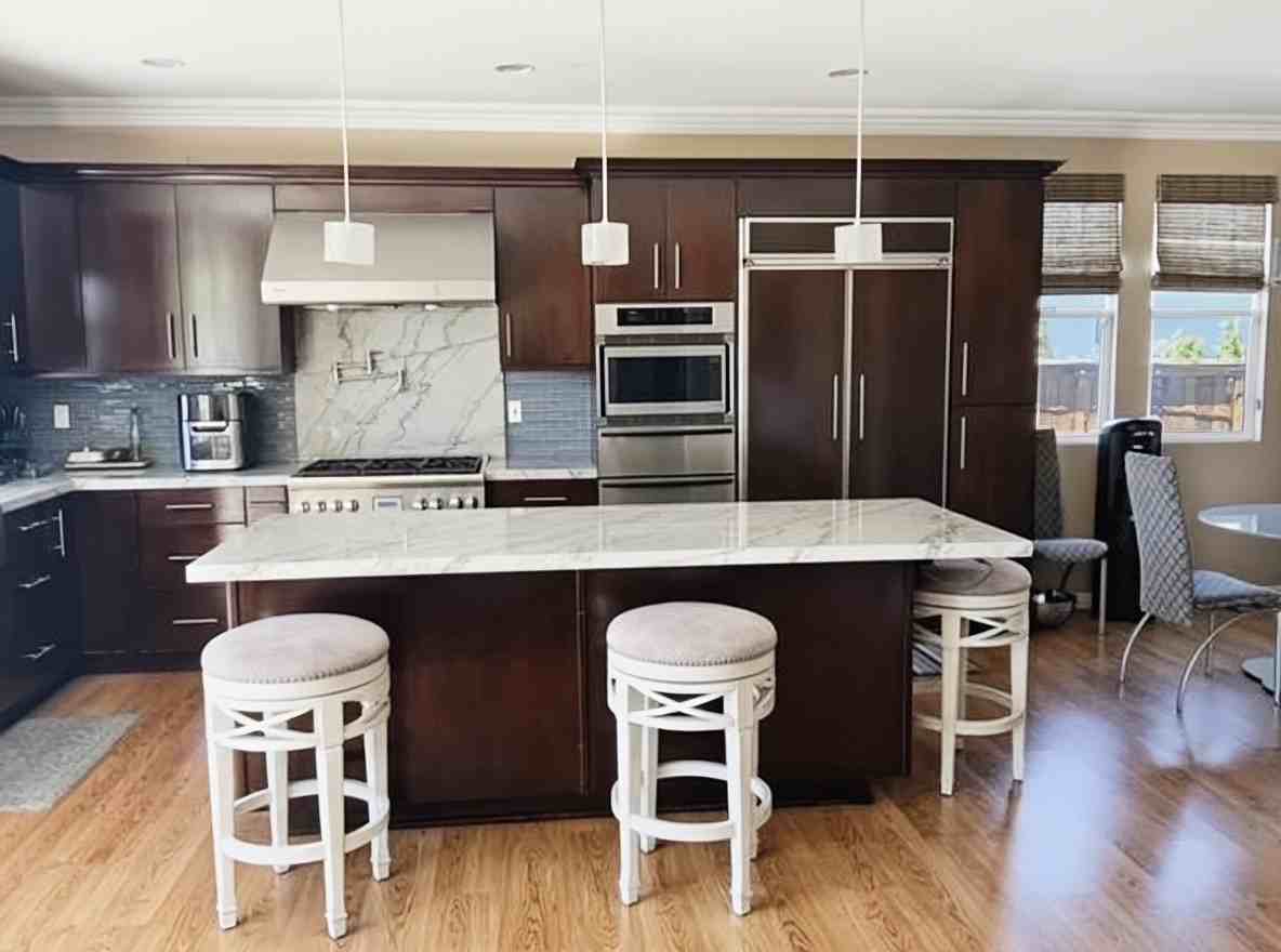 656 Milford St #1 - Photo 5 of 25