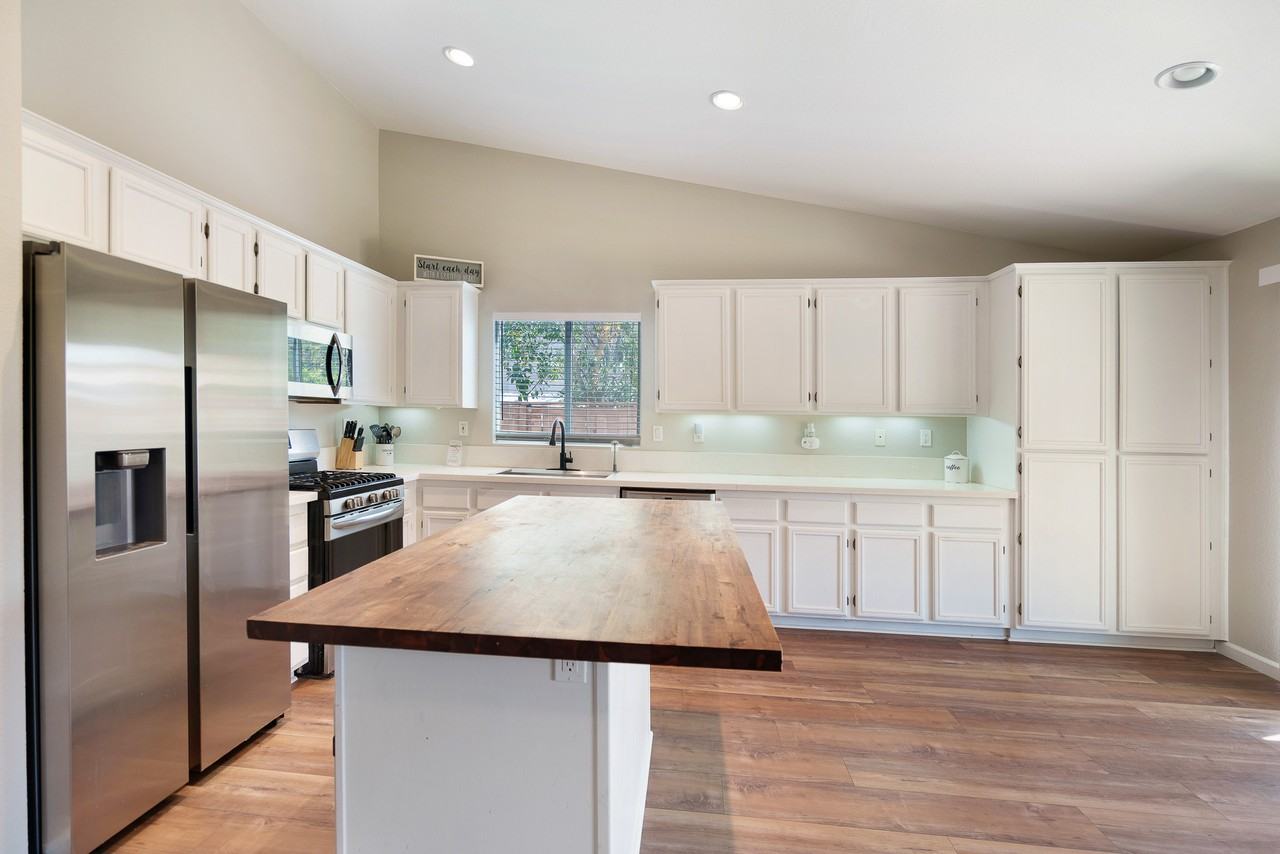 25349 Silverwood Ln #1 - Photo 3 of 11