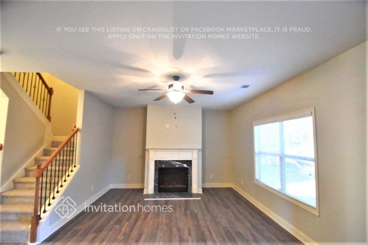 948 Pine Ln - Photo 3 of 14