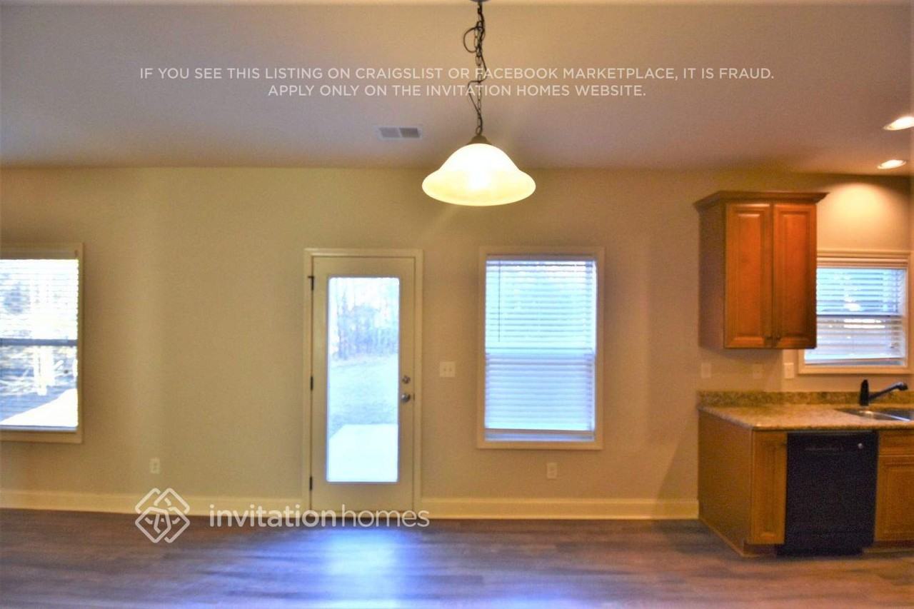 948 Pine Ln - Photo 4 of 14