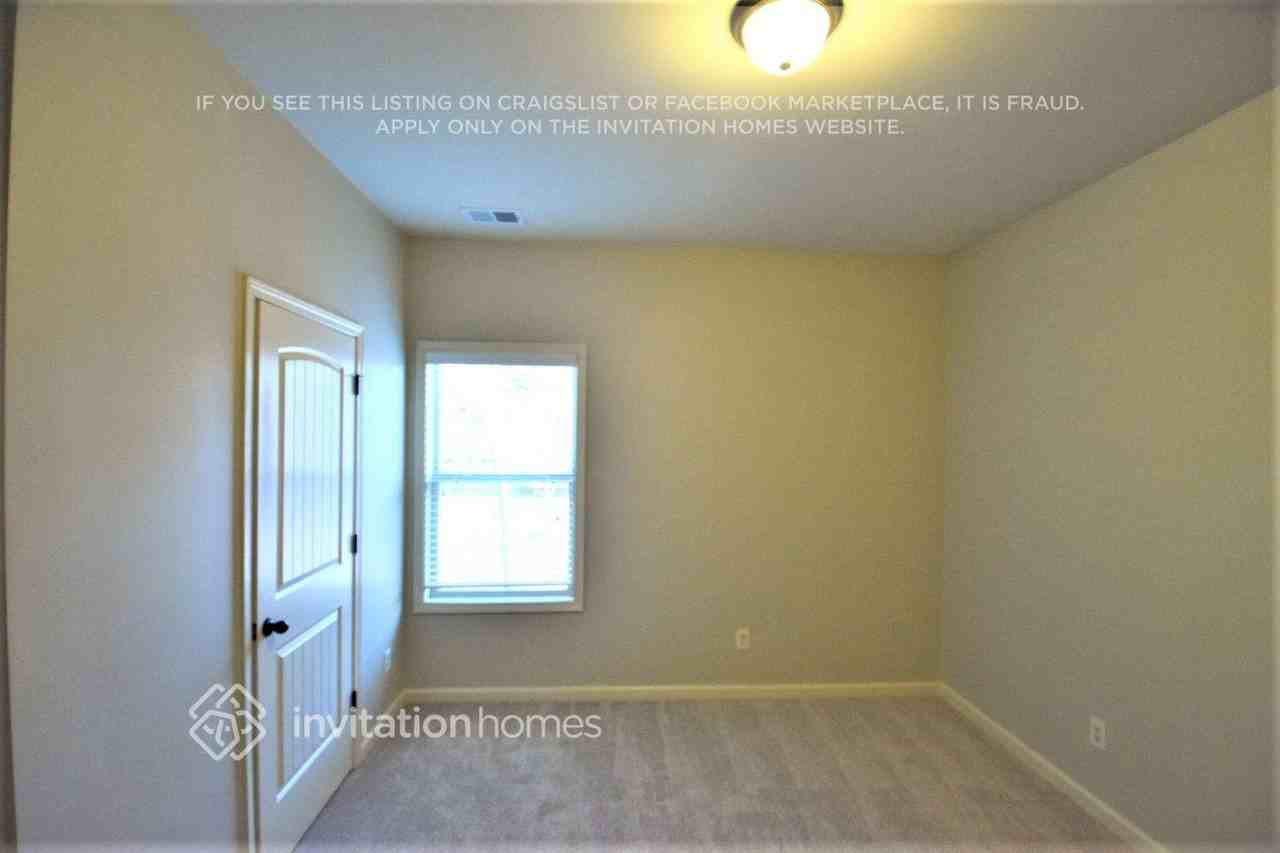 948 Pine Ln - Photo 6 of 14