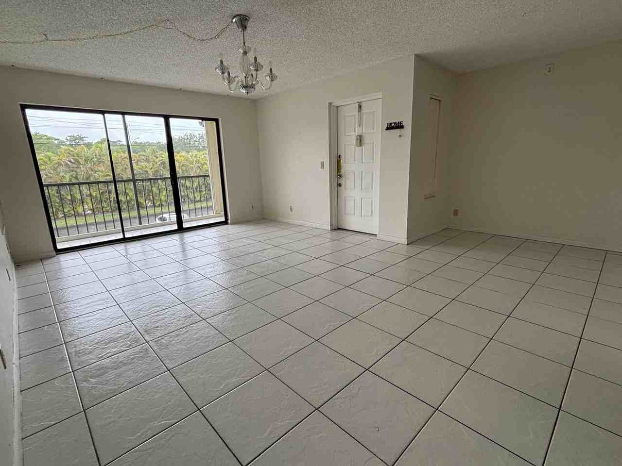 724 Sunny Pine Way #D2 - Photo 3 of 21