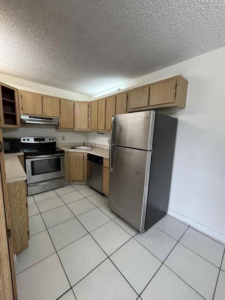 724 Sunny Pine Way #D2 - Photo 7 of 14