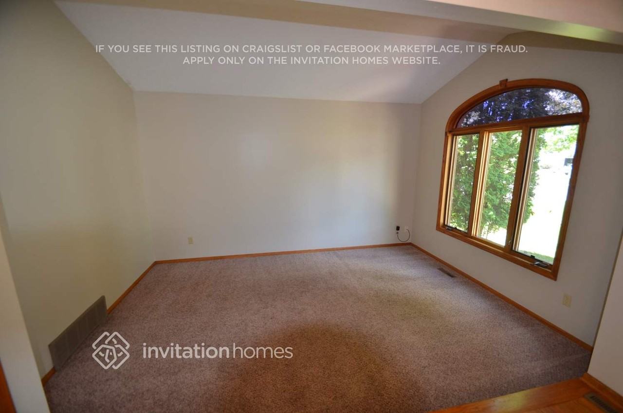 15684 Cumberland Ave W - Photo 2 of 22