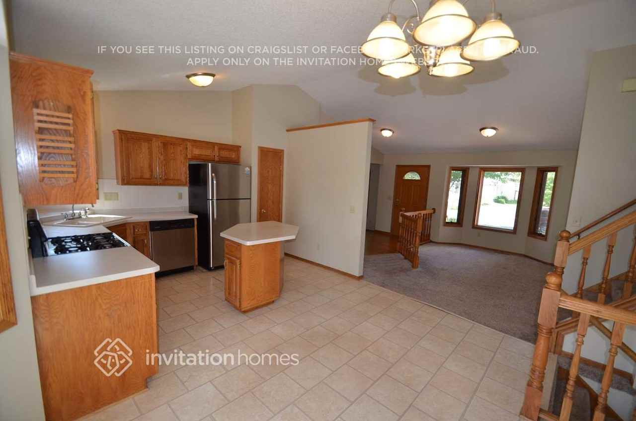15684 Cumberland Ave W - Photo 6 of 22
