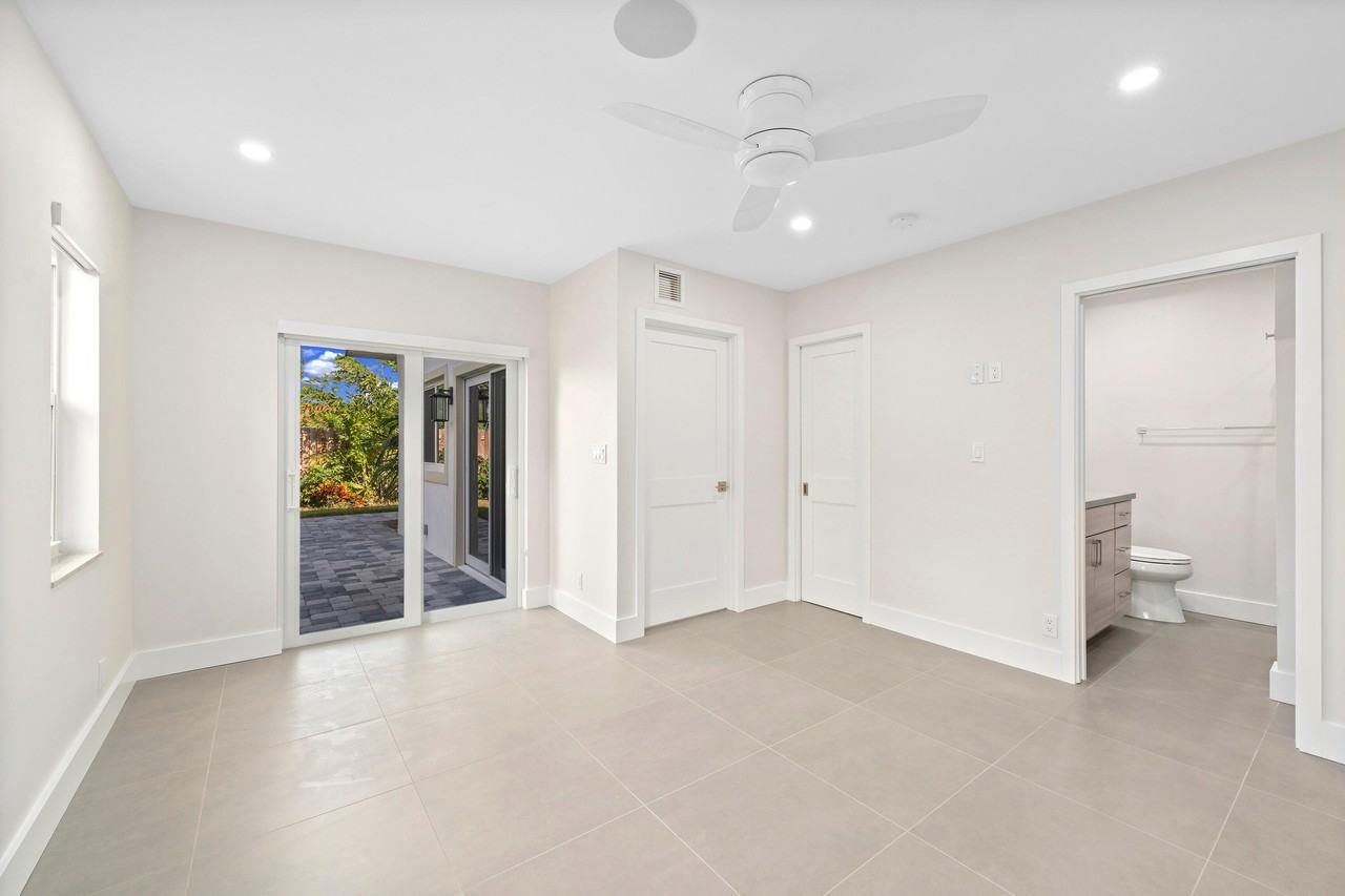 4197 Ne 5th Ave - Photo 5 of 9