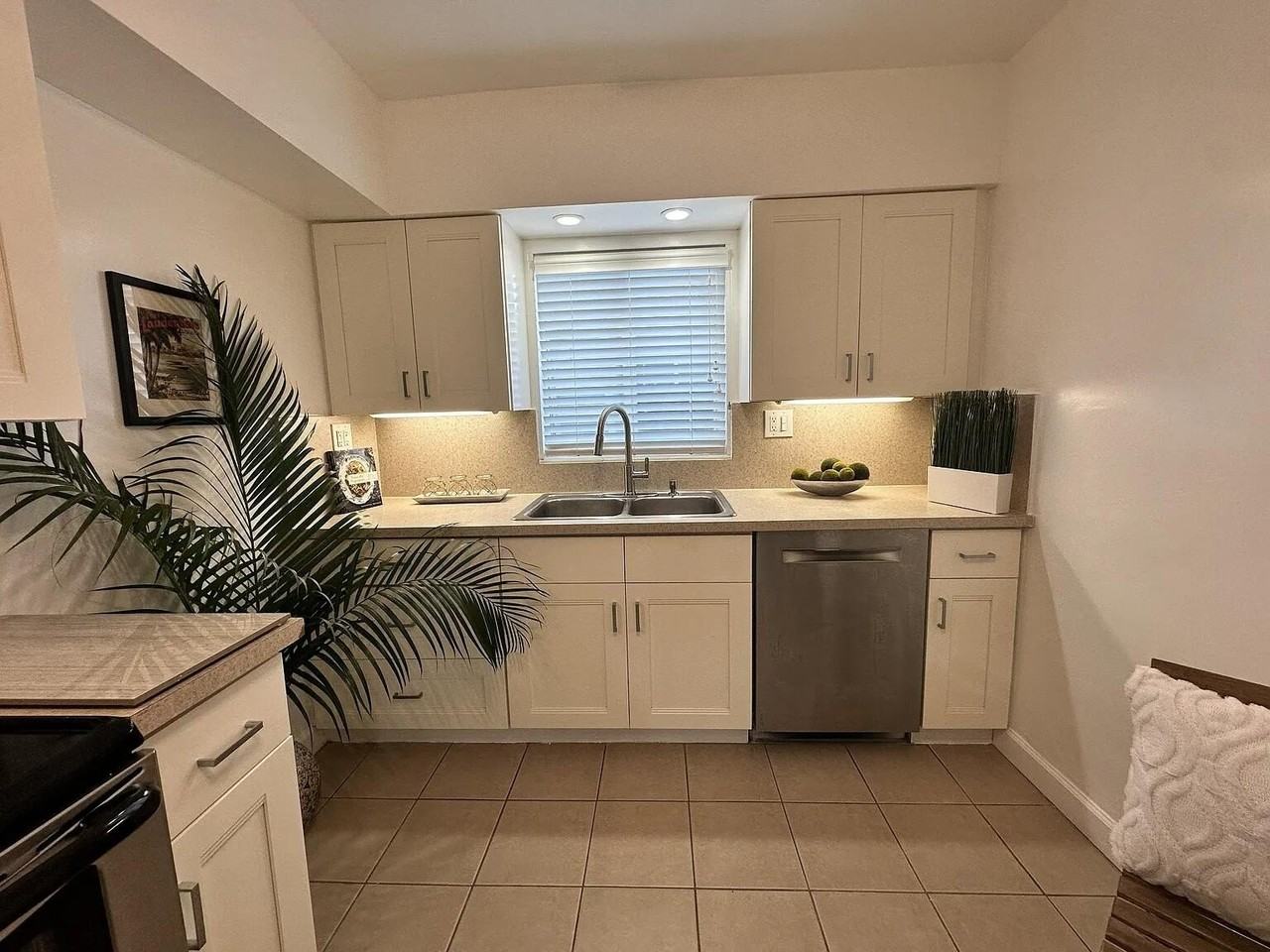 950 E Dayton Cir - Photo 6 of 23