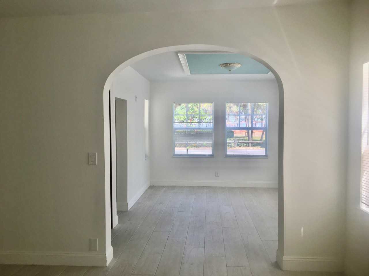 407 S Lakeside Dr - Photo 5 of 9