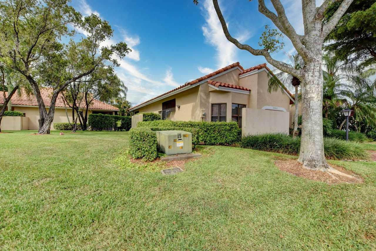 22667 Meridiana Dr - Photo 2 of 40