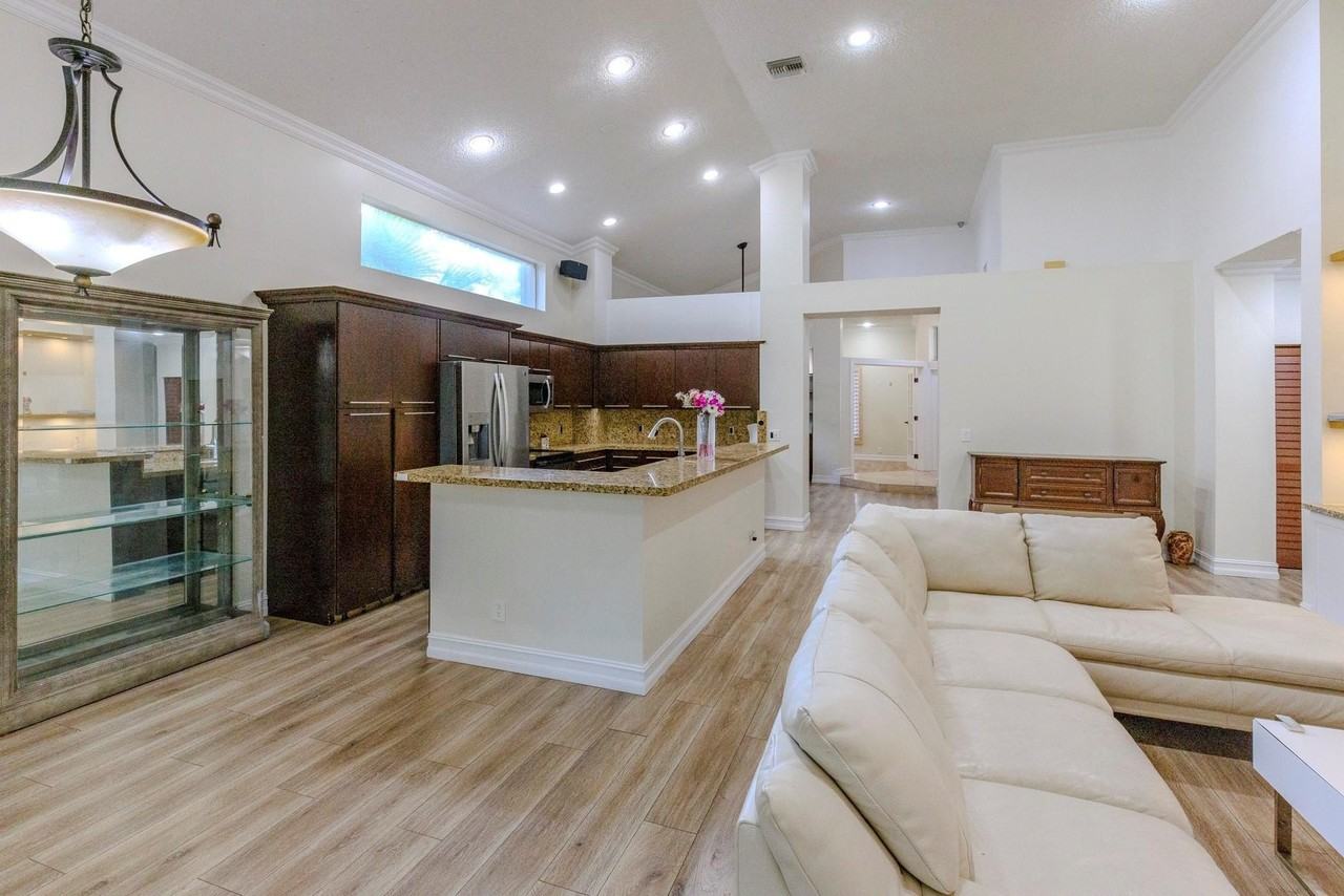 4082 Trenton Ave - Photo 7 of 27