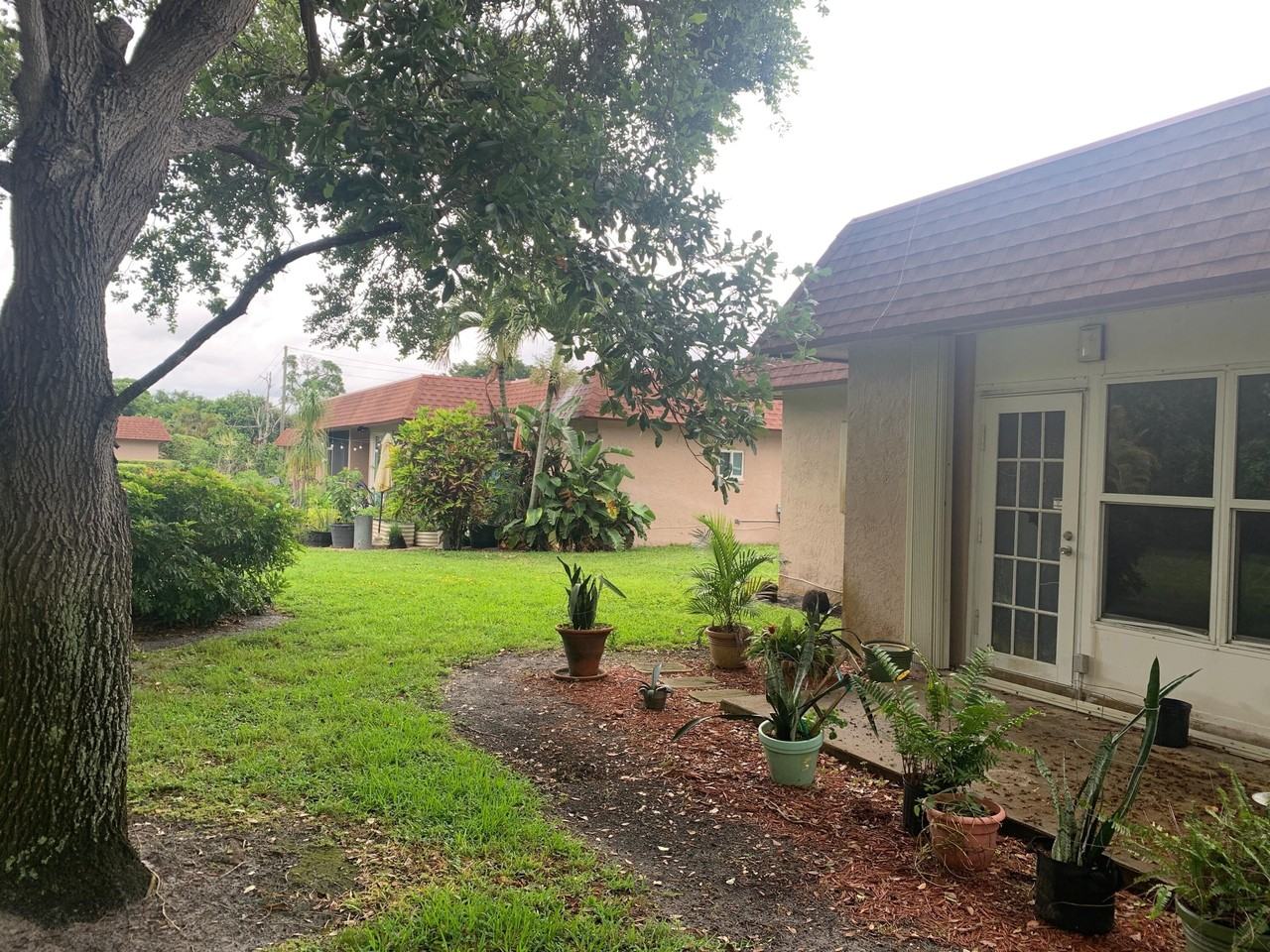 1914 Palmland Dr #C - Photo 2 of 19