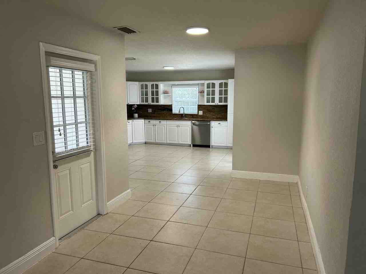 61 Nw 47th St - Photo 7 of 16