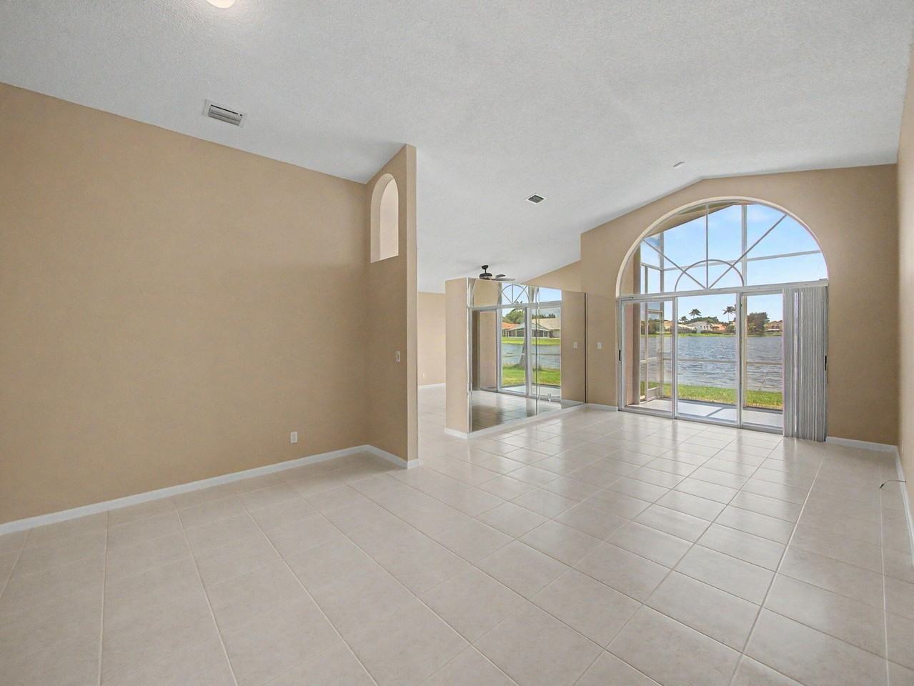 7218 Michigan Isle Rd - Photo 3 of 24