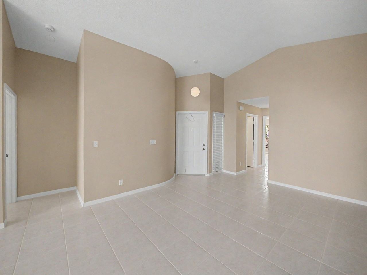 7218 Michigan Isle Rd - Photo 4 of 24