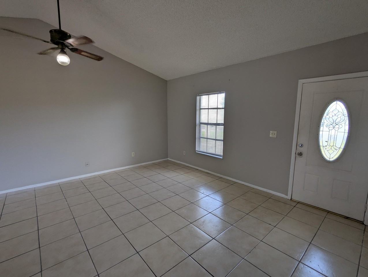 554 Sw Lakehurst Dr - Photo 2 of 17