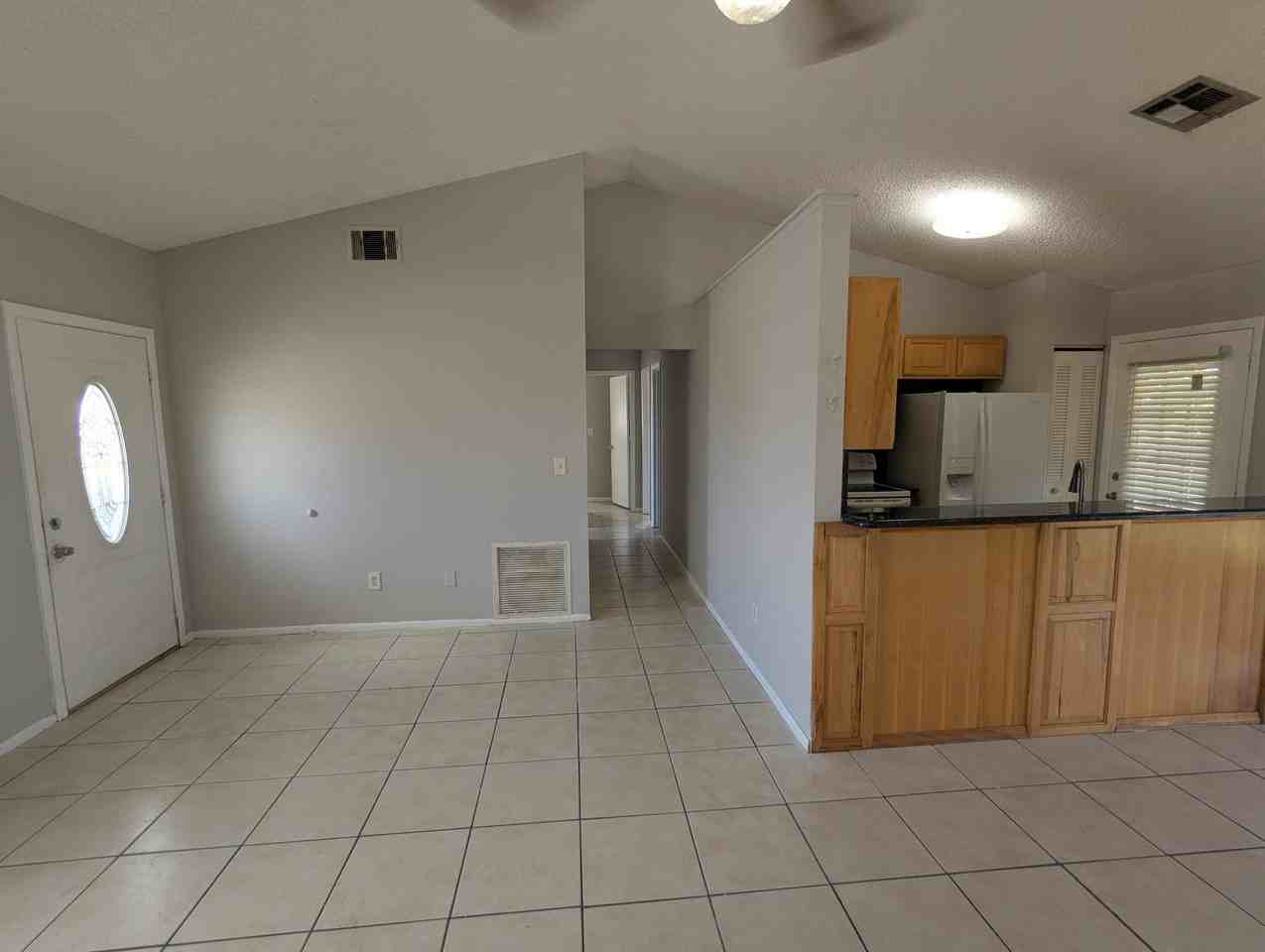 554 Sw Lakehurst Dr - Photo 7 of 17