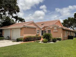 featured image of 5574 Royal Lake Cir