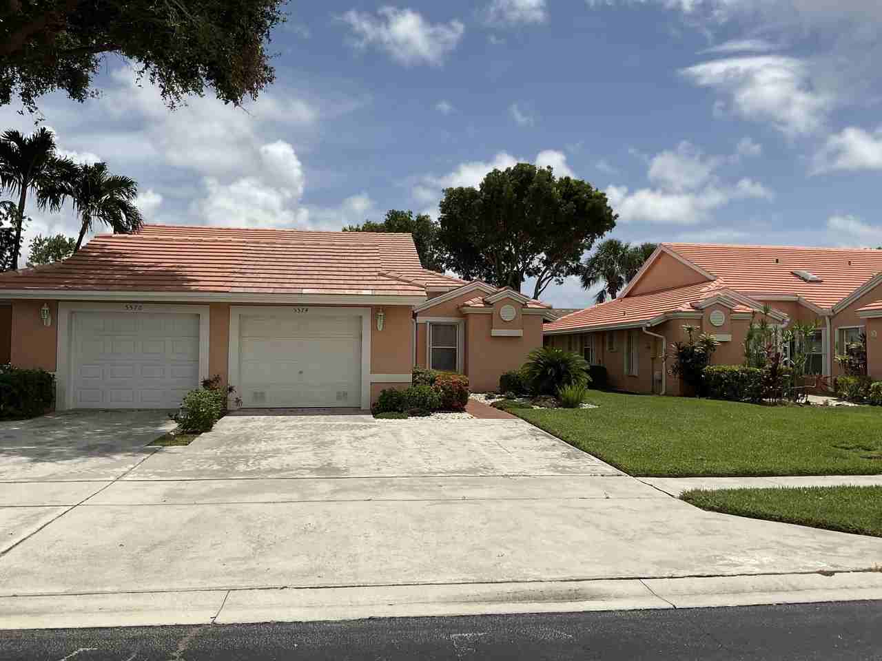 5574 Royal Lake Cir - Photo 2 of 41