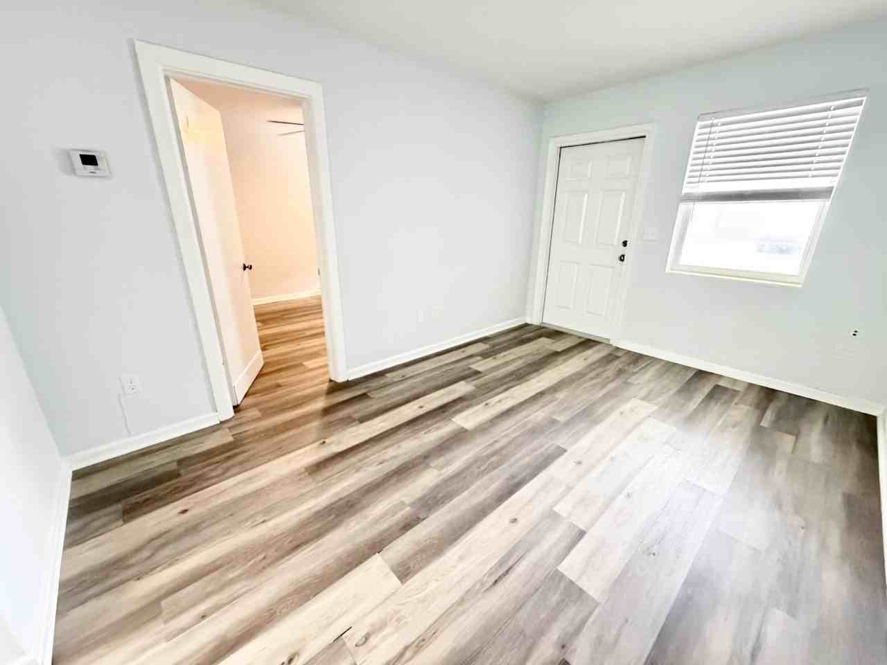 1502 N J St #2 - Photo 2 of 7