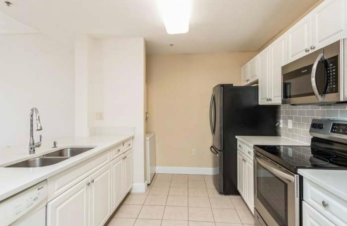 1200 Town Center Dr #305