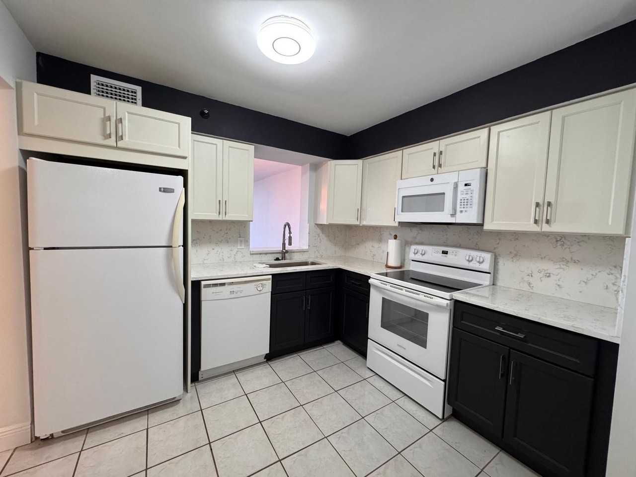 4570 Nw 18th Ave #605 - Photo 4 of 38